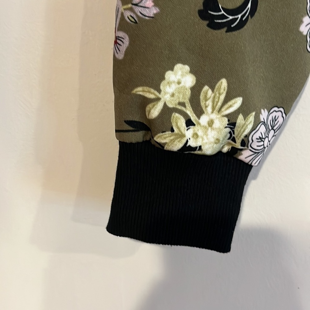 Emma &‎ Posh - women’s floral Bomber jacket olive purple, black and white size s - Picture 2 of 11